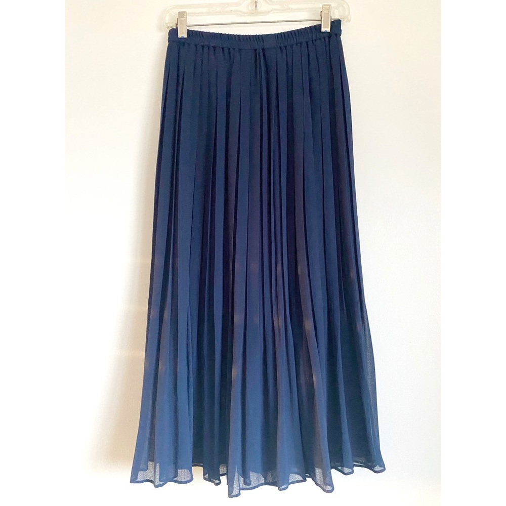 Uniqlo Pleated Skirt NWOT